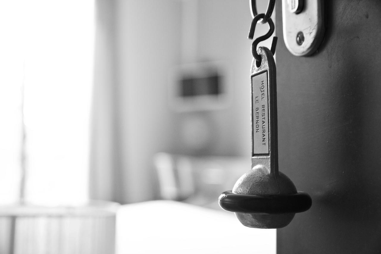 Le Bernon Hotell Connaux Eksteriør bilde